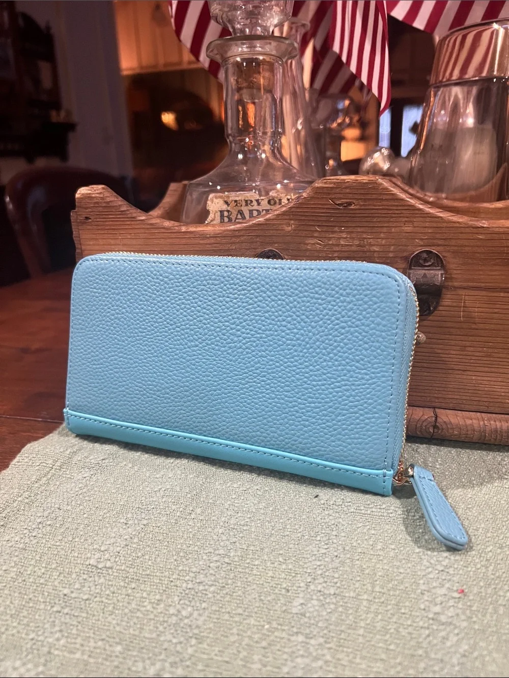 NWOT Pom Pom London Chelsea Wallet